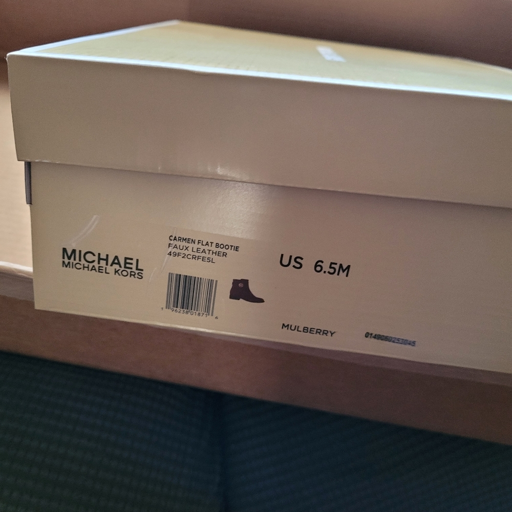 Carmen Ankle Boot Michael Kors - Picture 8 of 8
